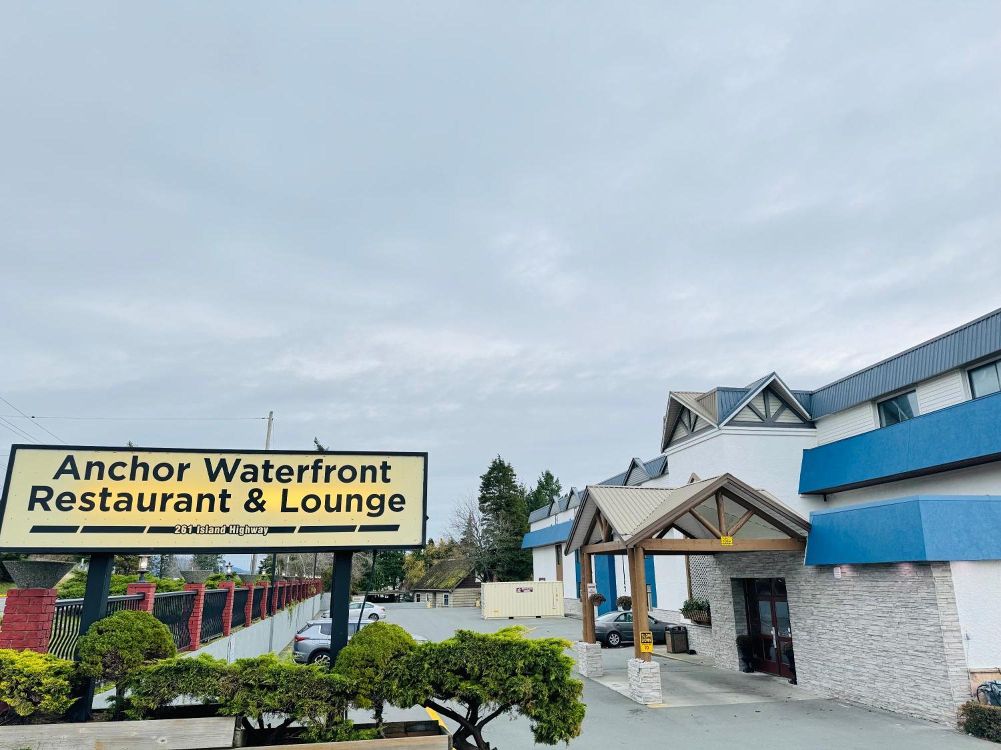 Anchor Inn And Suites Campbell River Exterior photo
