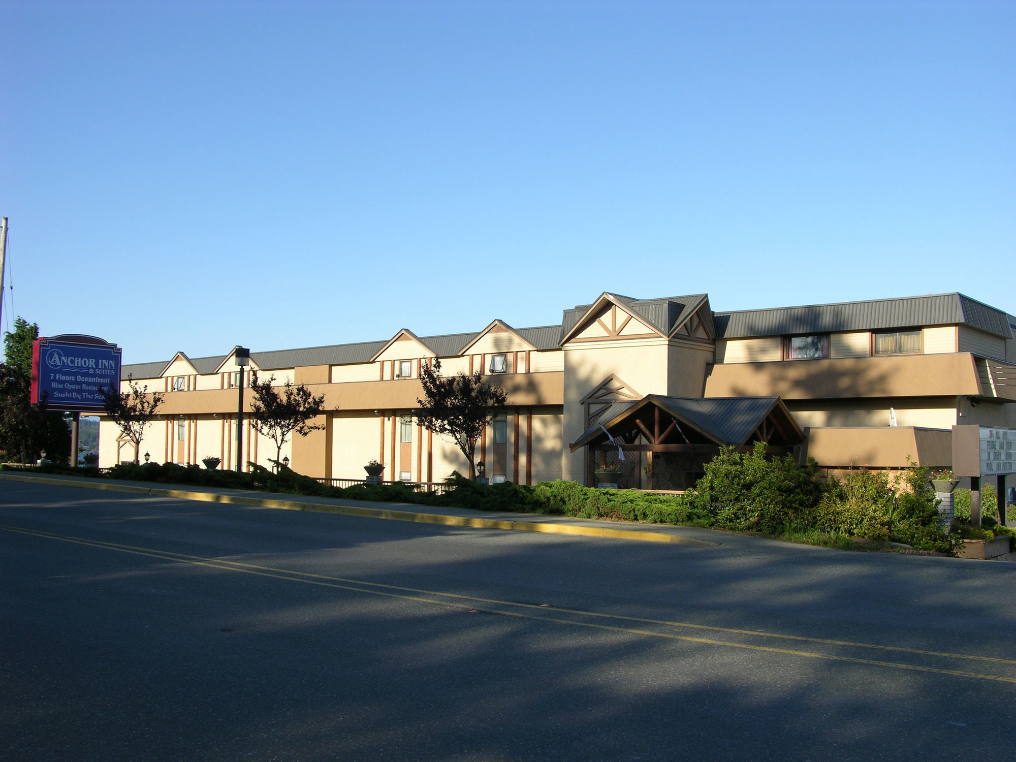 Anchor Inn And Suites Campbell River Exterior photo